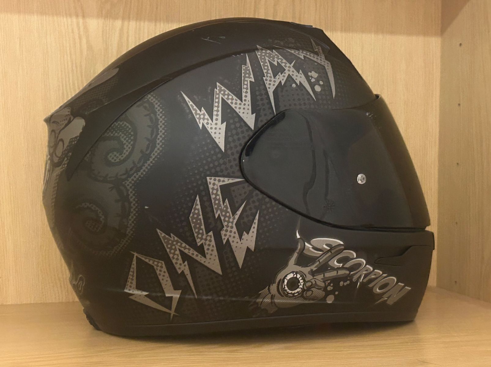 Caschi & visiere: Scorpion EXO-390 Motorradhelm – Usato da Brienz BE venduto da lar_7xvp 2