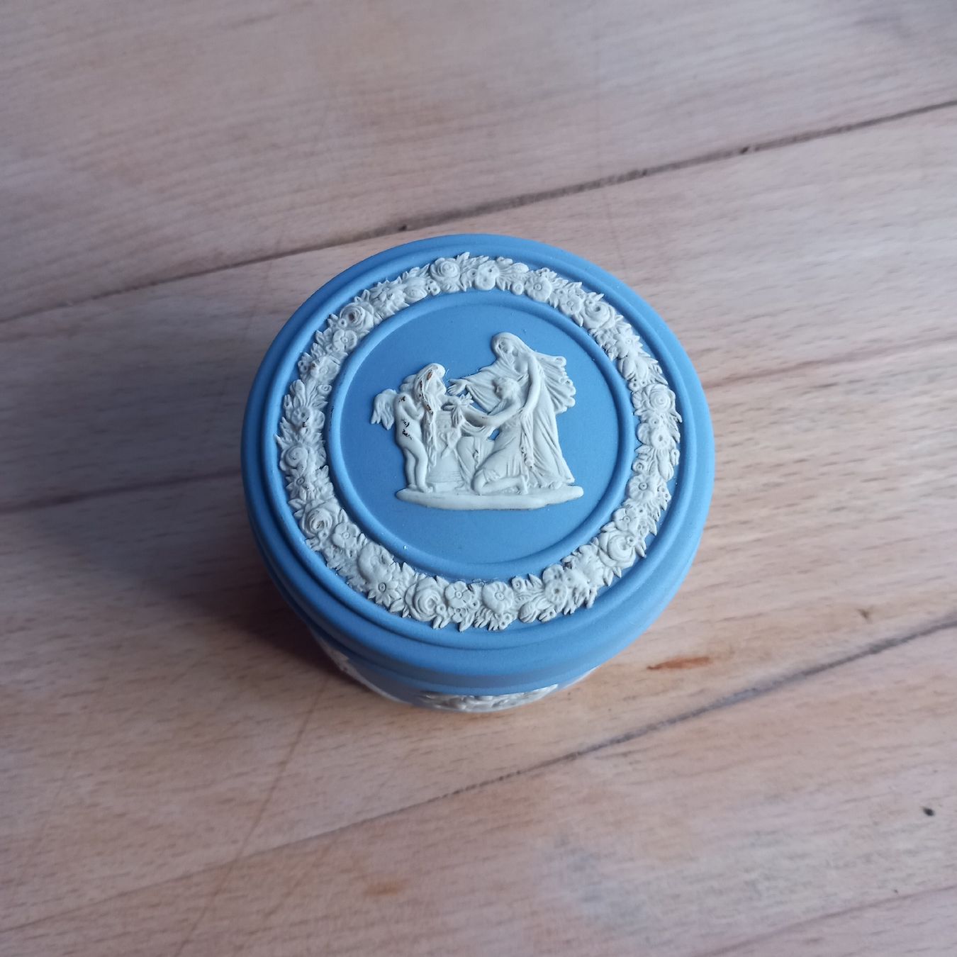 Zuccheriere: Hübsche Wedgwood Dose, Schmuckdose – Usato da Ebnat-Kappel venduto da blazzi