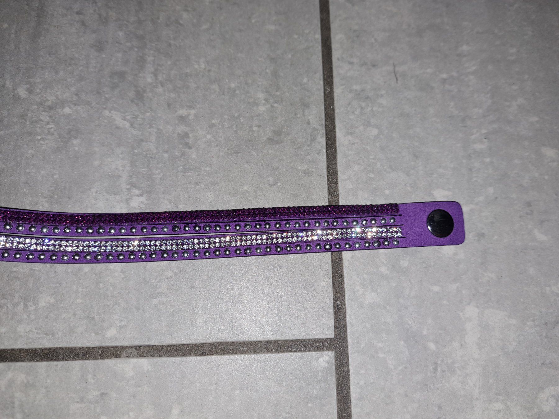 Armbänder & -reifen: Glitzer Armband viollet NEU – Neu und originalverpackt aus Killwangen von KIANA08 1