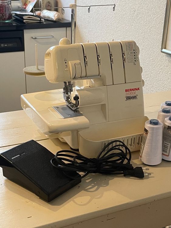 Bernina 2000DE Overloock Maschine Kaufen auf Ricardo