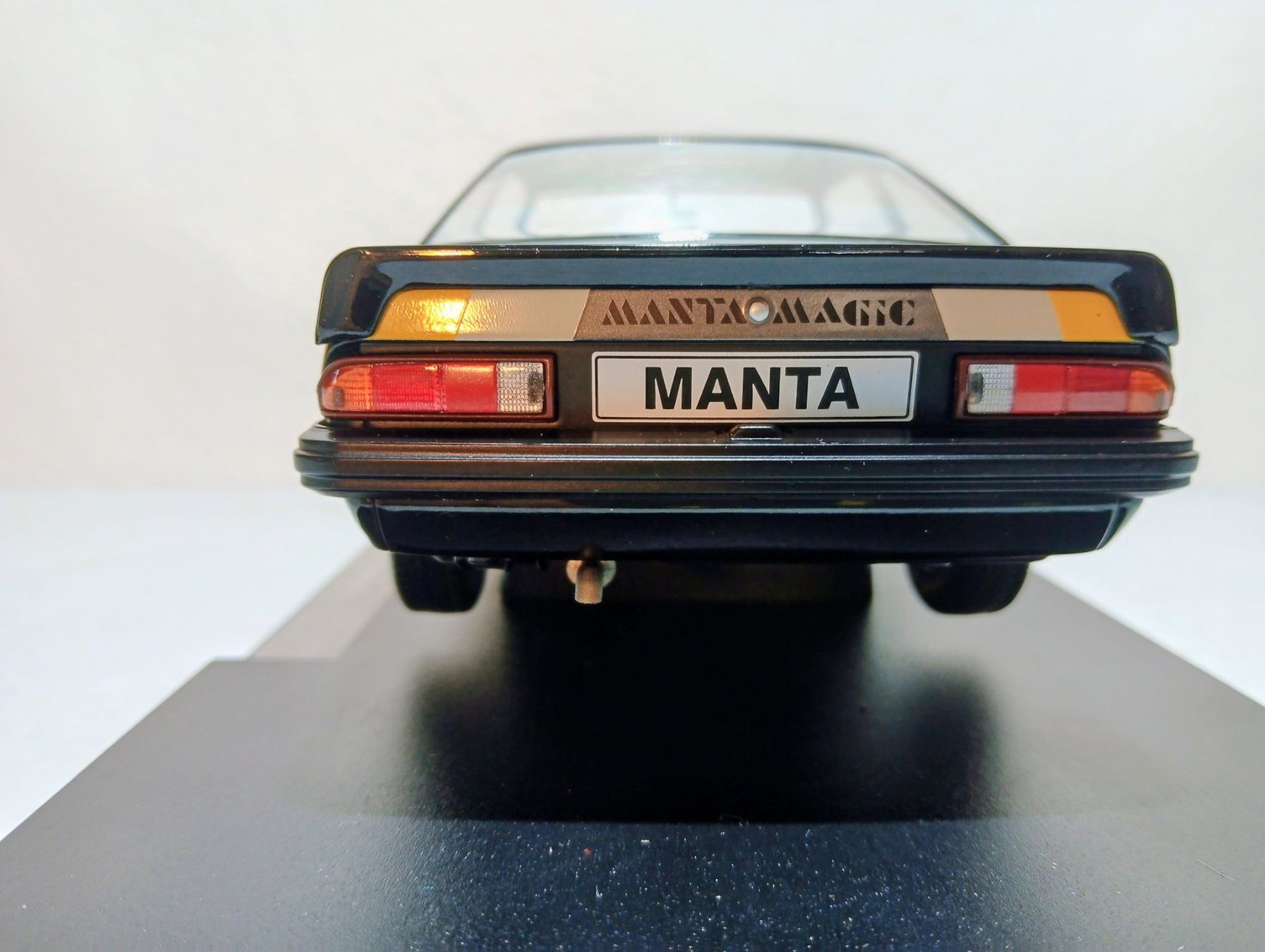 Opel Voitures modèles: Opel Manta B Black Macig – Neuf (Voir description) à Huttwil par Secondtrain 2