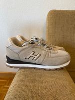 Sneakers / Sportschuhe