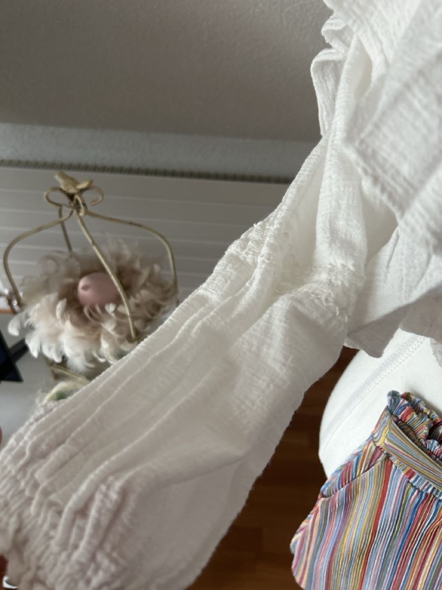 Camicette: Weisse Bluse mit Rüschen, Grösse M – Usato da Kirchdorf BE venduto da Stella130 2