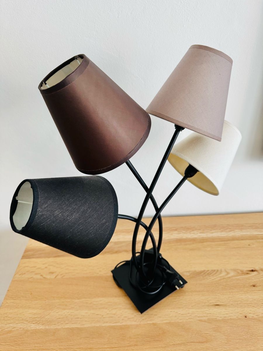 Lampade: Tischlampe mit 4 Lampenschirme – Nuovo (secondo la descrizione) da Bubikon venduto da Sleiket 1