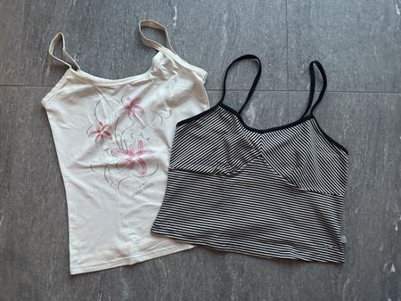 1 Top Venice Beach und 1 Nike Top gestreift Damen Grösse S