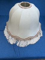 Abat-jour élégant avec franges, vintage