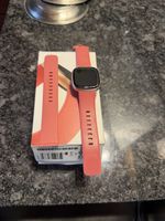 Fitbit Versa 4 - neuwertig, mit OVP