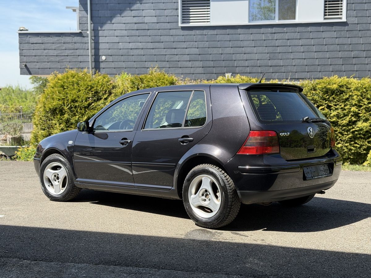 VW Automobili: VW Golf 4 1.6 - wenig Kilometer! – Usato da Auw venduto da gea_z8qf 2