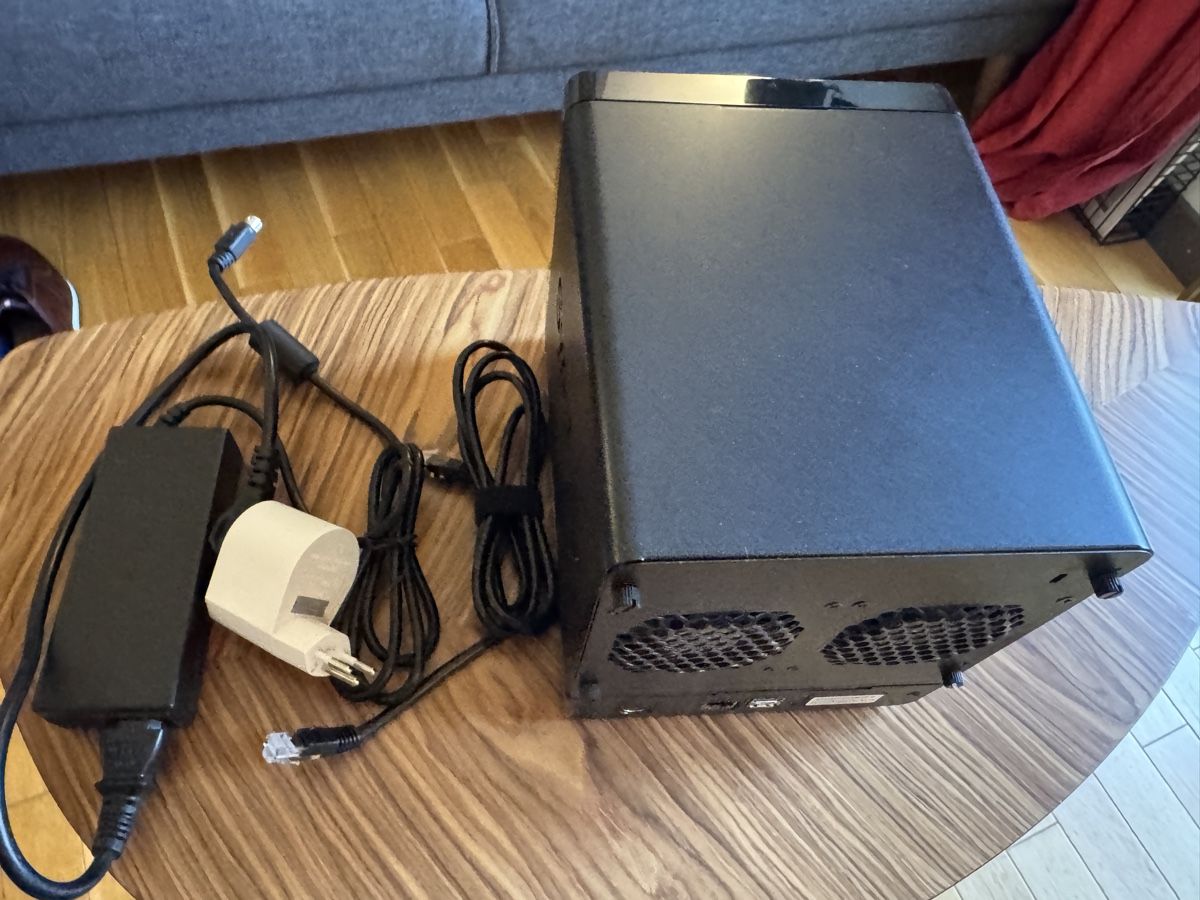 Synology Server: Synology NAS DS420j – Usato da Zürich venduto da jonaszaman 1