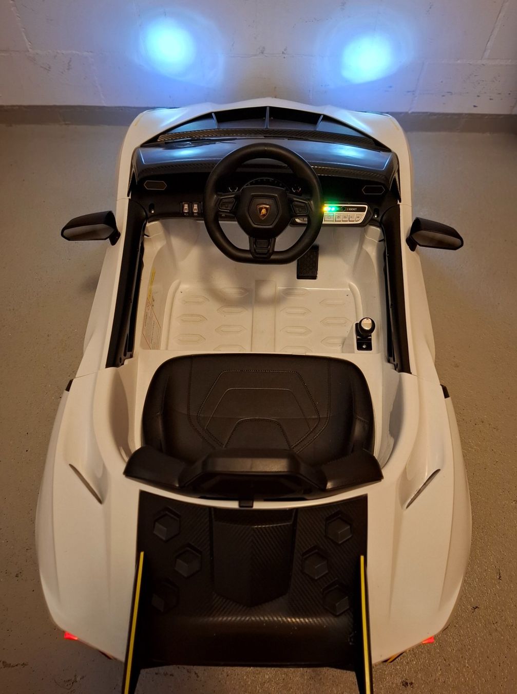 Fahrzeuge für Kinder: Kinder Elektroauto Lamborghini weiss – Gebraucht aus Arbon von Markon 3