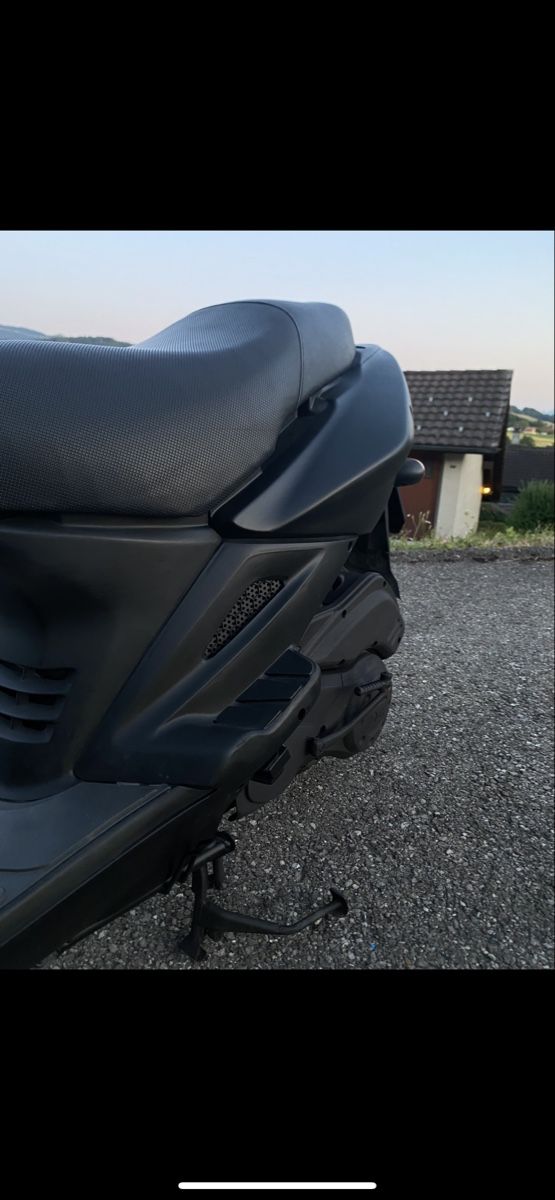 Sym Scooter: Scooter 125cc, excellent état sym, – Usato da Arconciel venduto da Jocelin_ 2