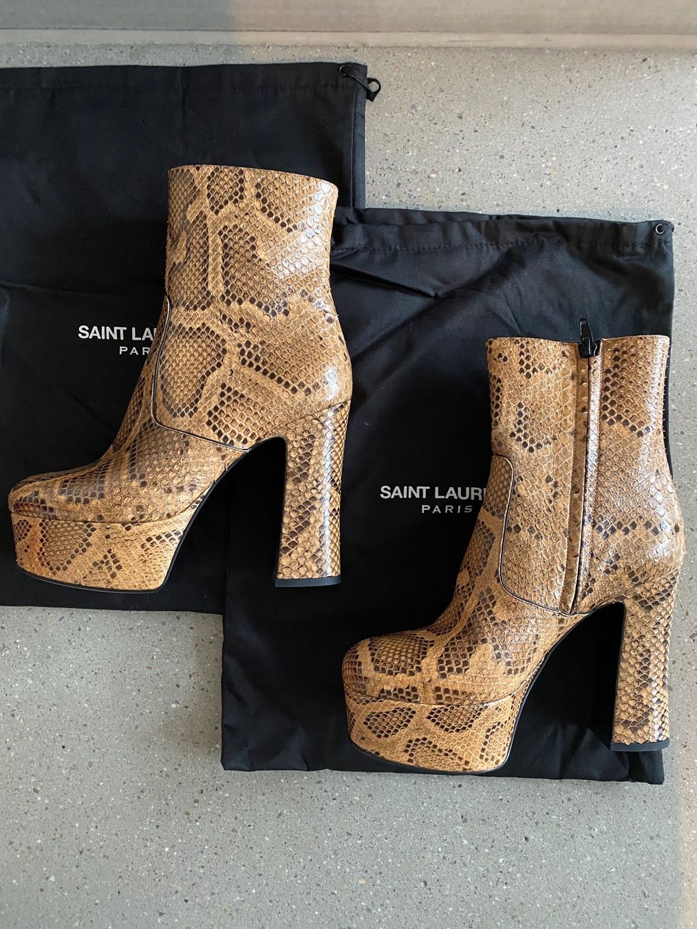 Saint Laurent Chaussures femmes: Candy Stiefeletten von Saint Laurent,  Grösse 37.5 – Neuf avec emballage d'origine à Zürich par dudeli83 4