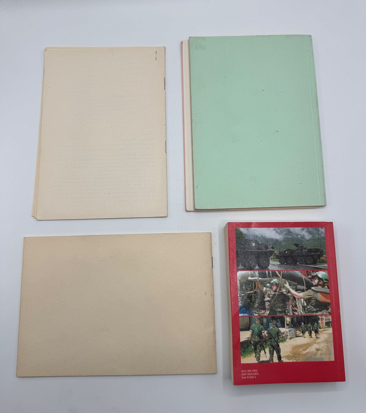 Bücher: Schweizer Armee Bücher Konvolut – Gebraucht aus Sachseln von BONATI01 1