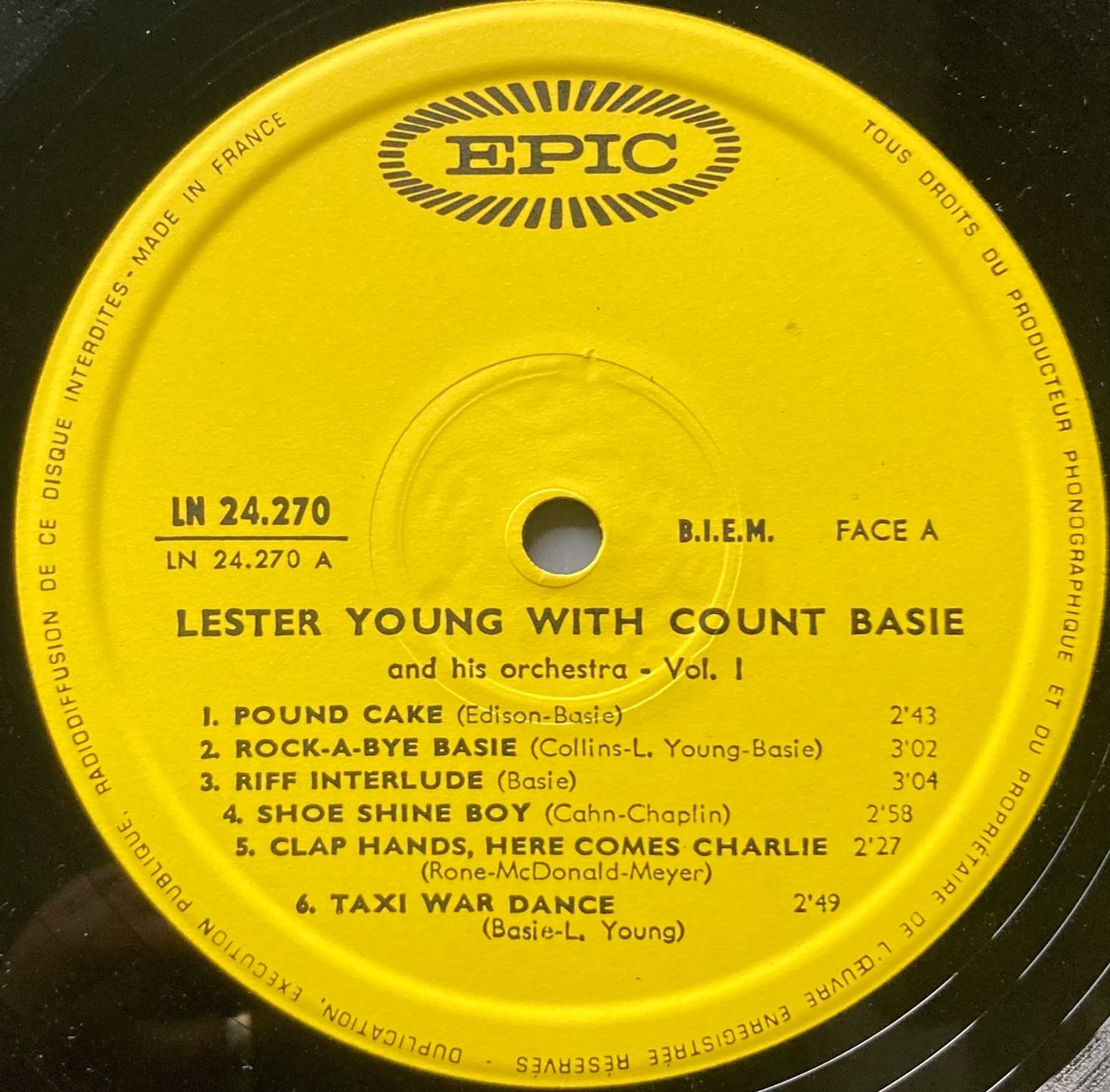 Dischi in vinile: LESTER YOUNG WITH COUNT BASIE ORCHESTRA - LESTER YOUNG MEMOR – Usato da Poliez-Pittet venduto da Newtown-Records 2