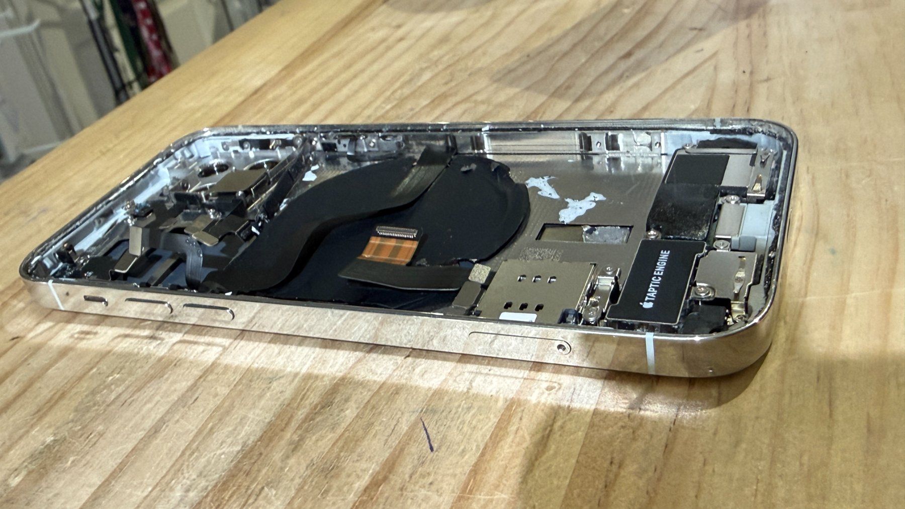 Apple Telefoni cellulari / Smartphones: Châssis Complet iPhone 12 Pro Blanc (dos non Original) – Usato da Morges venduto da DA-repa 4