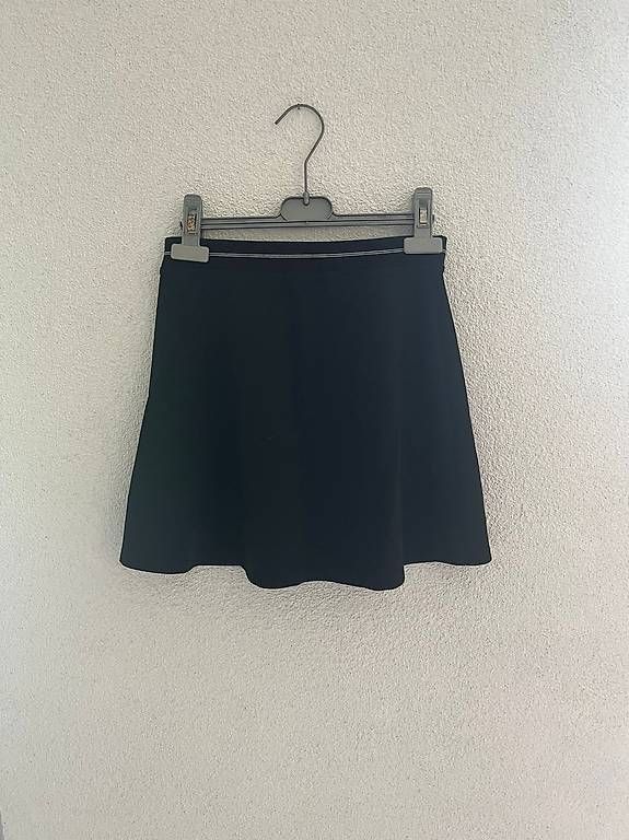 Vestiti & Gonne: Jupe Calvin Klein 10 ans – Usato da Geneveys-Coffrane venduto da gg_r2xd 2