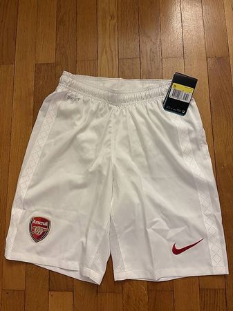 Neue Sportshorts Nike mit Etikett