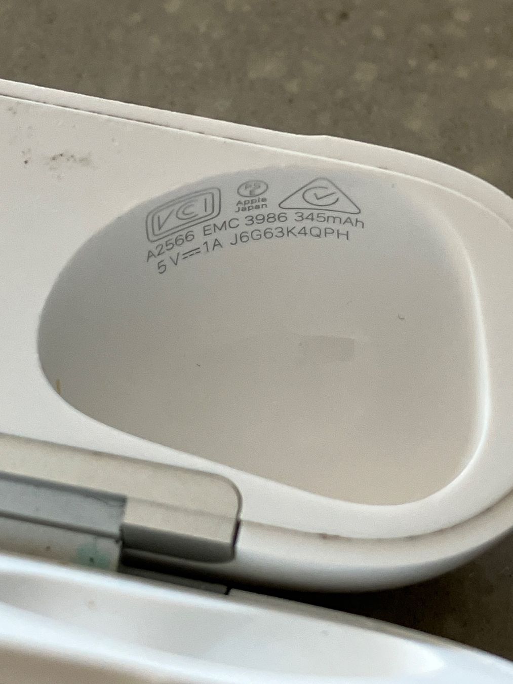 Apple Casques audio: Apple AirPods 3 Case – D'occasion à Lausanne par mr.v 4