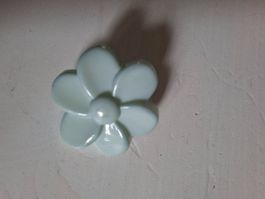 Blüemliknopf aus Kunststoff