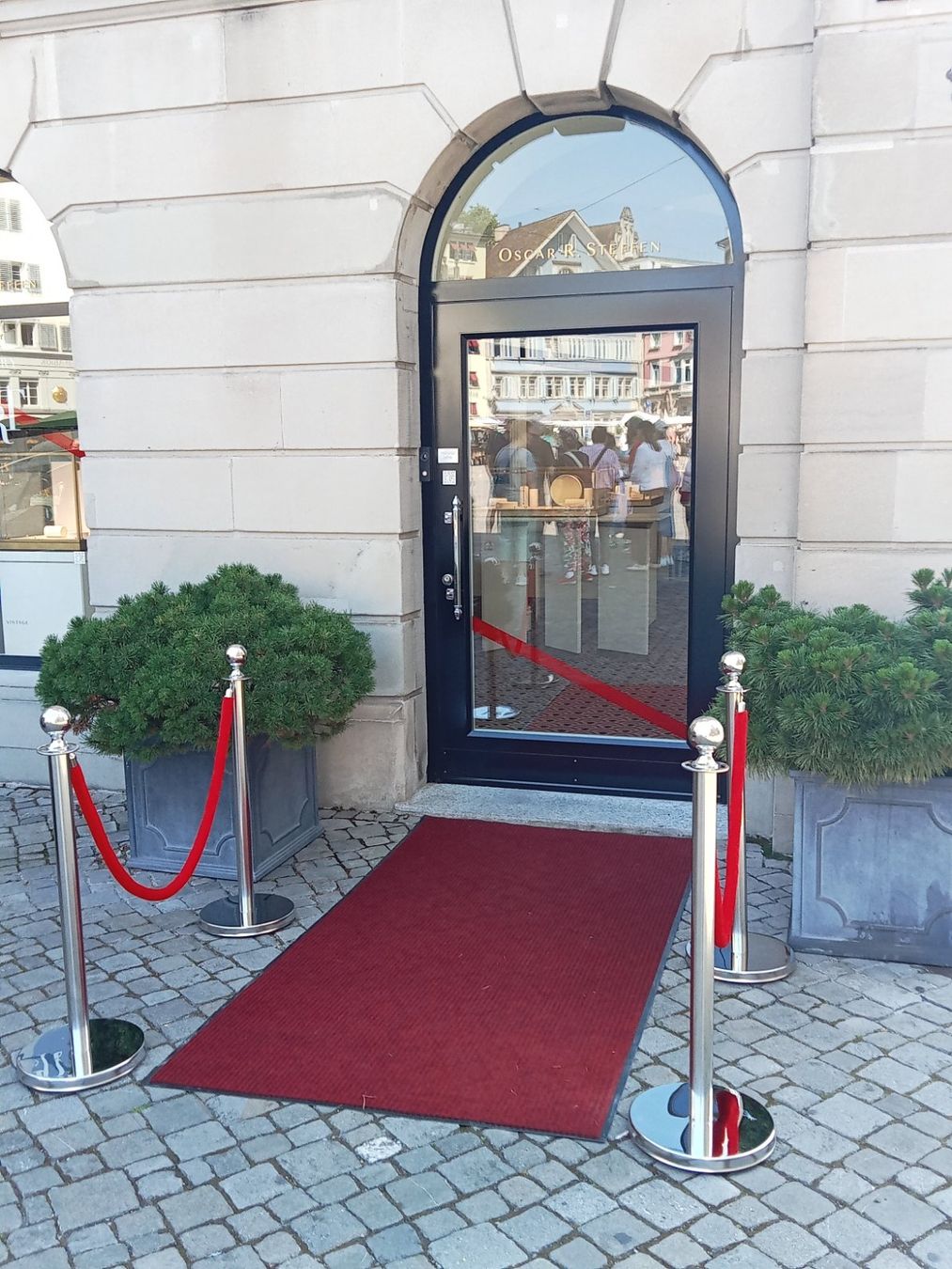 Altro per Ufficio & Commercio: Roter Teppich zu vermieten – Nuovo (secondo la descrizione) da zürich venduto da Bsp1
