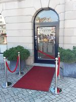 Roter Teppich zu vermieten