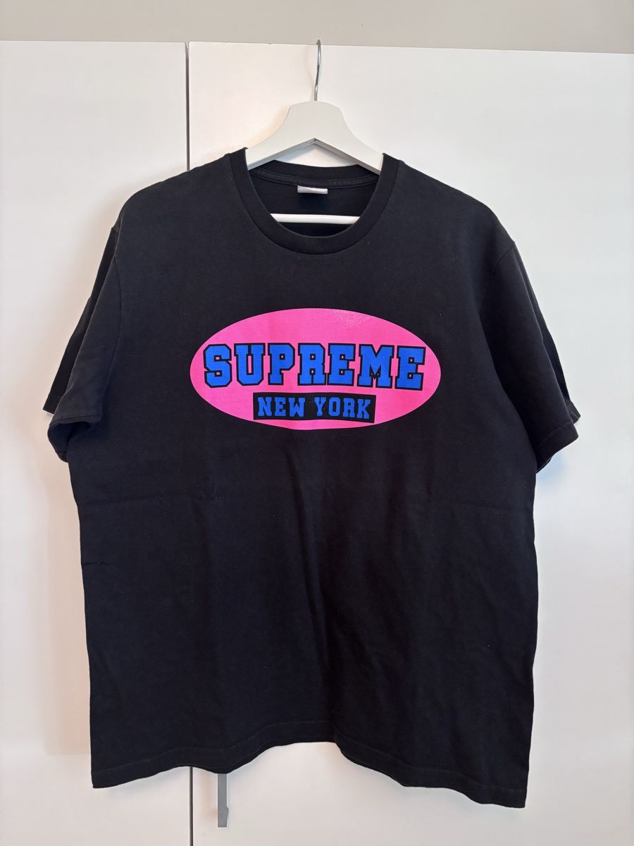 Supreme T-shirt: T-shirt Supreme – Usato da Genève venduto da Nathanwatchch