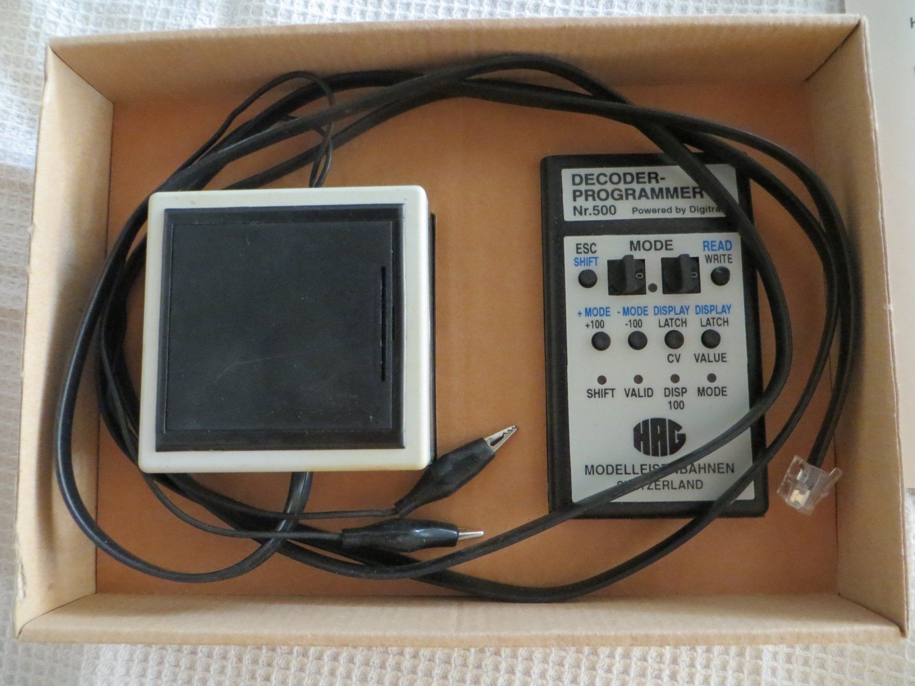 Hag Modellini di ferrovie: HAG Programmiergerät der Decoder, Artikel-Nr.: 500 – Nuovo e nell'imballaggio originale da Wohlen AG venduto da Loki7 2