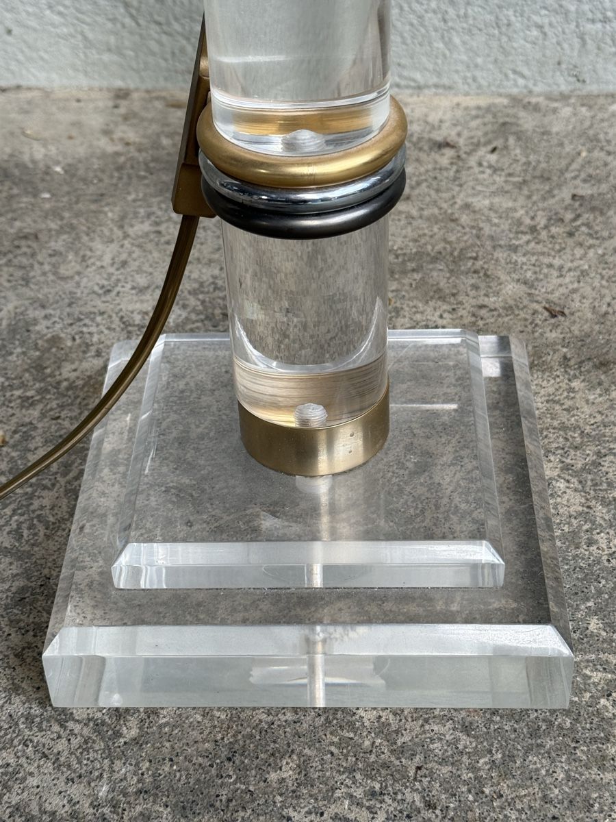 Lampade: 2 Stehlampen Acrylglas / Messing Vintage – Usato da Konolfingen venduto da petzipetz 2