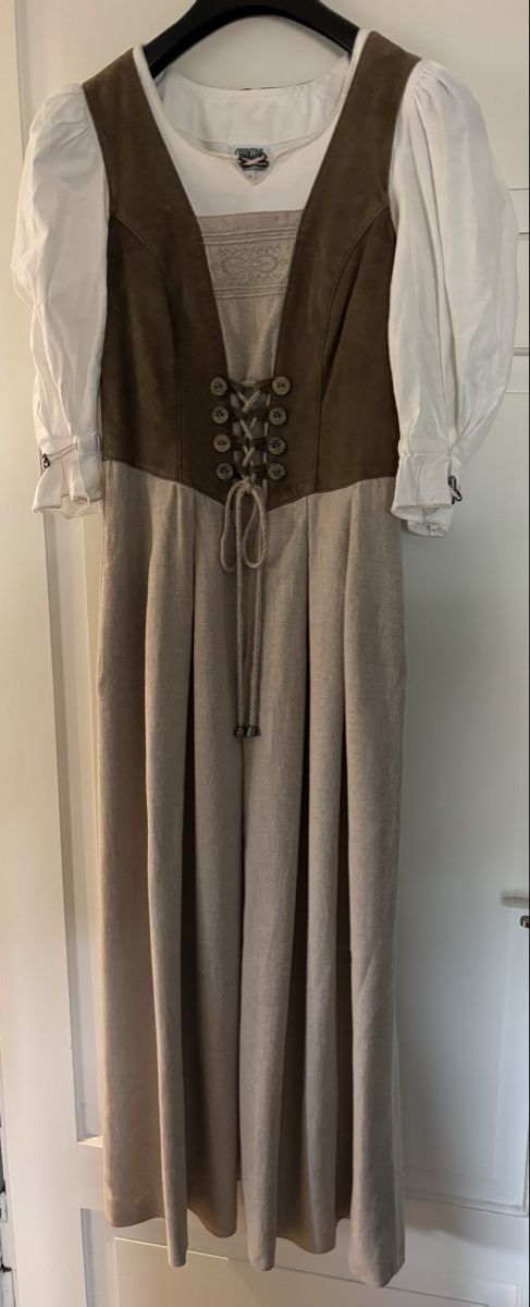 Robes: Salzburger Dirndl Gr. 36 – D'occasion à St. Gallen par Jasmine82