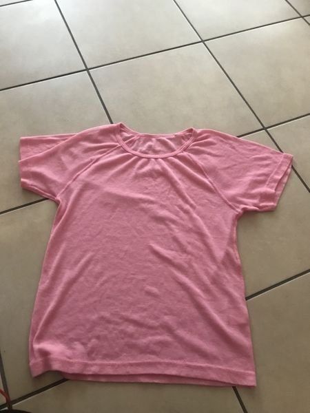 Camicette, T-shirt & Top: Mädchen Thermo T-Shirt 152 – Usato da Bergdietikon venduto da antovale
