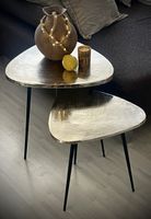 2 Beistelltische TRIANGLE silber: Johann Jakob
