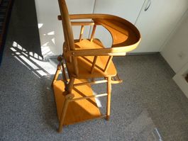 Antiker Hochstuhl,Holz,gepflegt,klappbar mit Rädern,Spielen