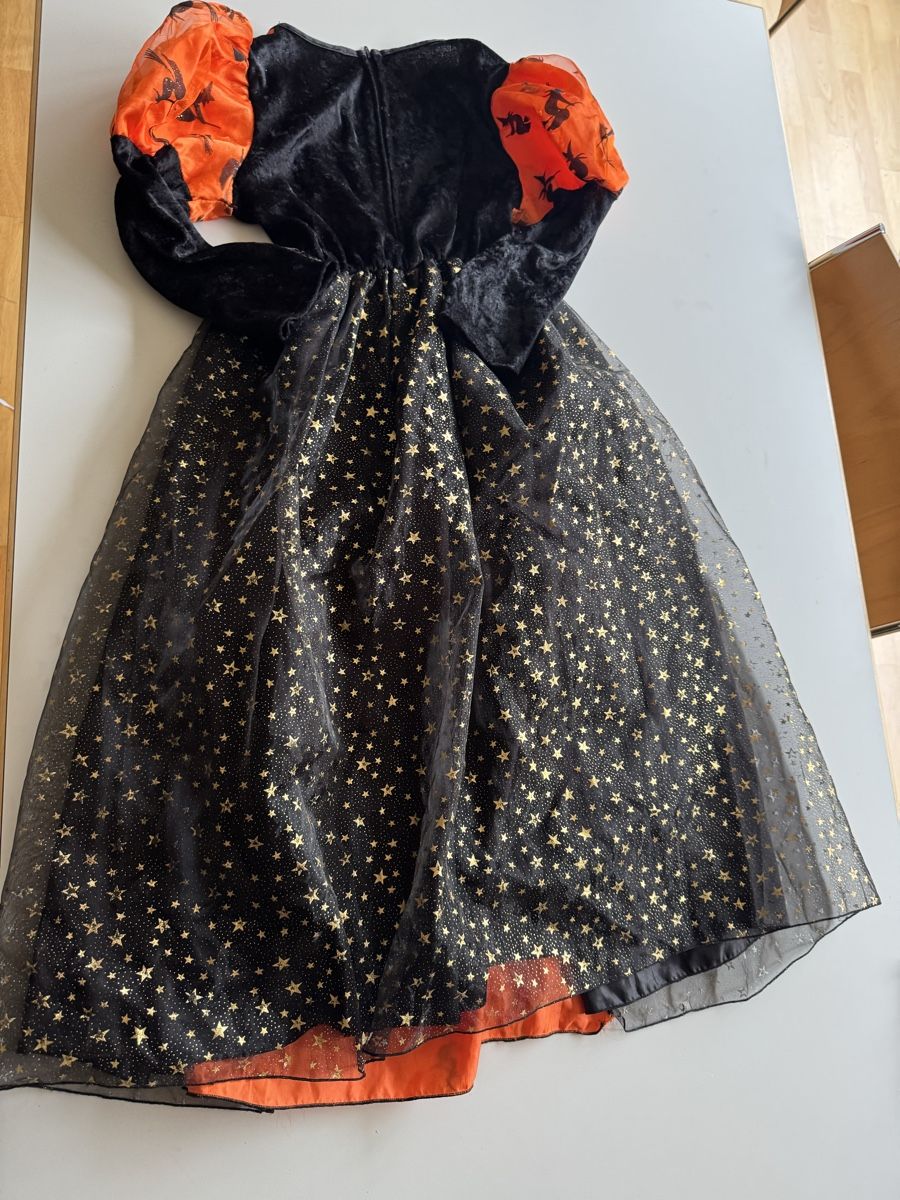Costumes: Hexenkostüm Mädchen 128/134 – D'occasion à Zürich par oase69 2