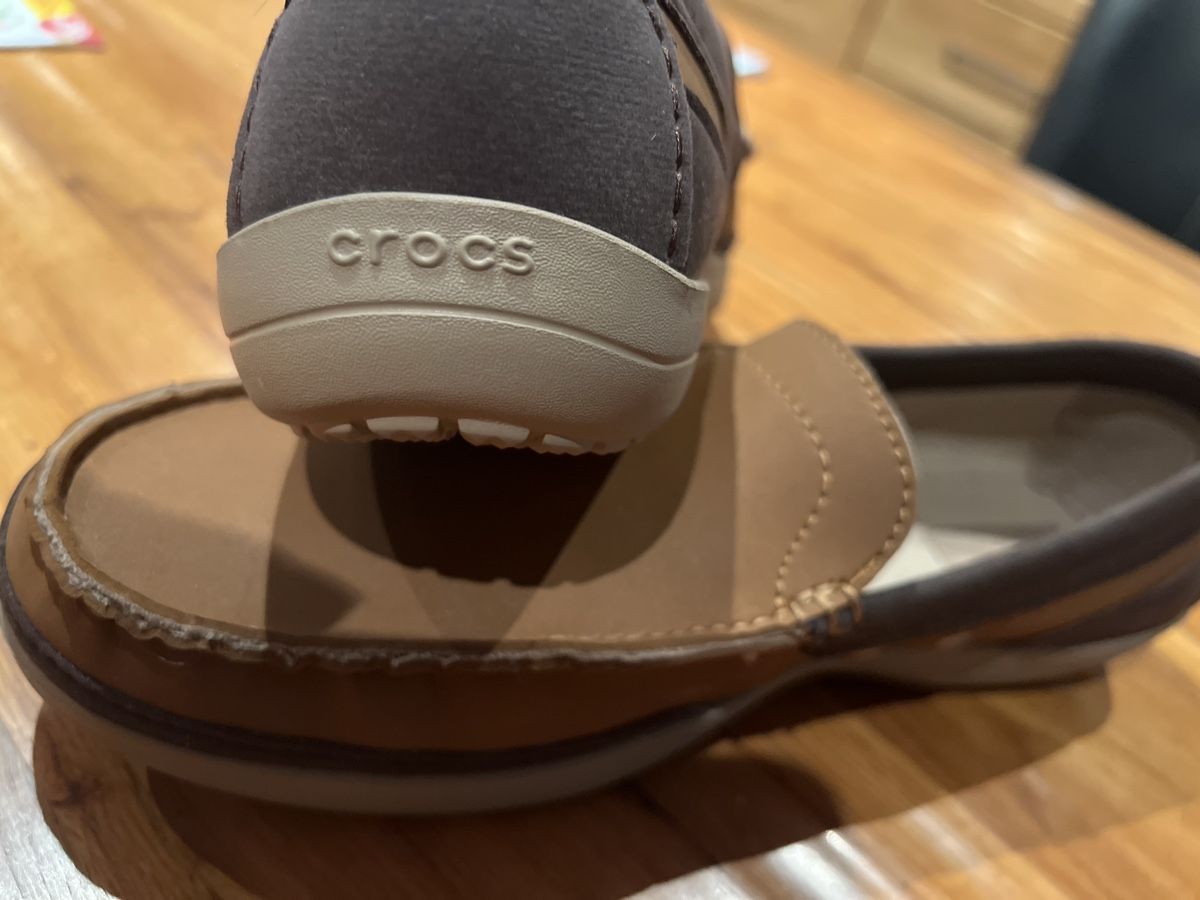 Crocs Chaussures hommes: neue Crocs 42/43 – Neuf (Voir description) à Bonaduz par Malves10