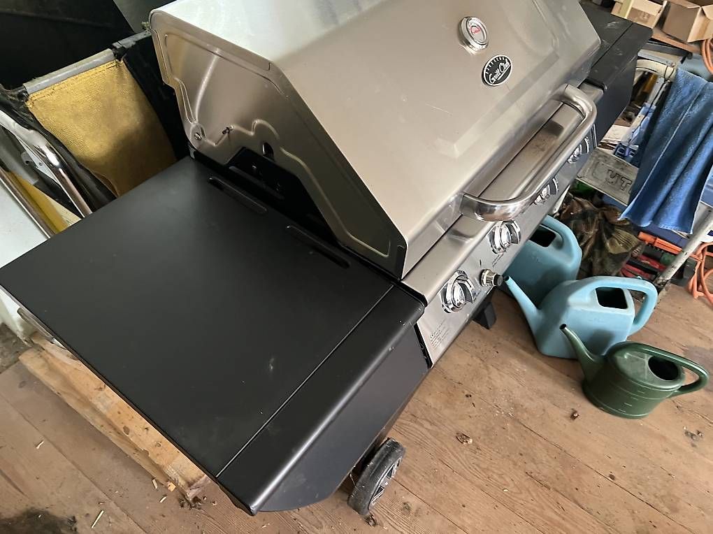 Griglie: Grosser Gasgrill  – Usato da Siselen BE venduto da Artus13281