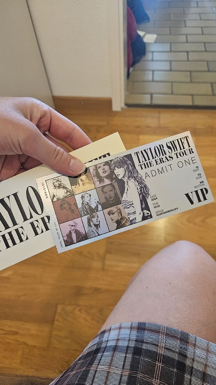 Cartes à collectionner: Taylor Swift Eras Tour Box  – Neuf (Voir description) à Zürich par mad_f9nk 5