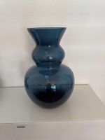 Blaue Glasvase bauchig Deko Wohnzimmer
