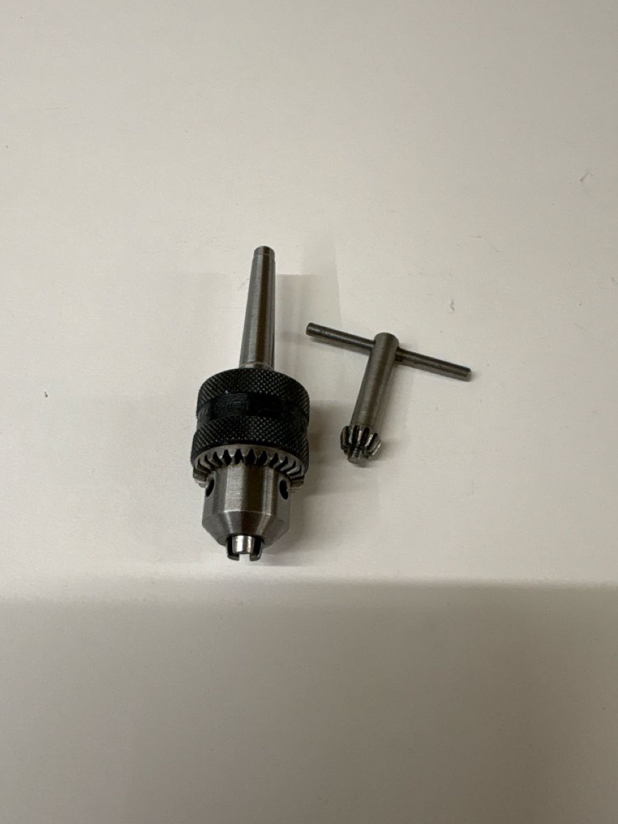 Tous les outils: Mandrin de perçage ROHM avec clé, – D'occasion à Echichens par lasercreation