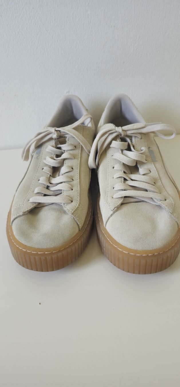Puma Scarpe da donna: Puma Sneaker Gr. 38,5 beige – Nuovo (secondo la descrizione) da Luzern venduto da TausendD