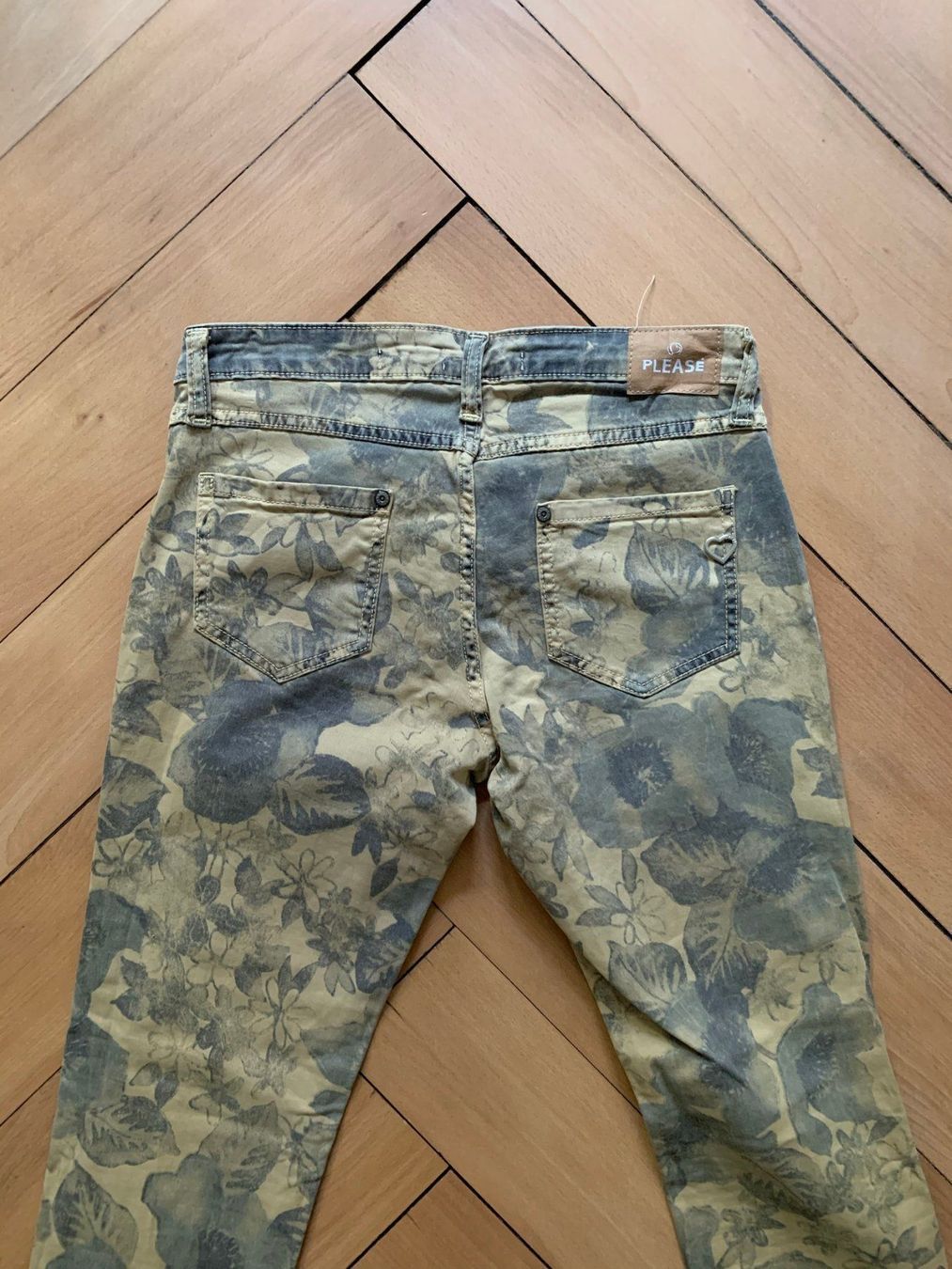Please Jeans Jeans: PLEASE - Jeans hellbraun geblümt S – Gebraucht aus Zürich von Diazaio 3