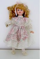 Schöne Vintage Puppe