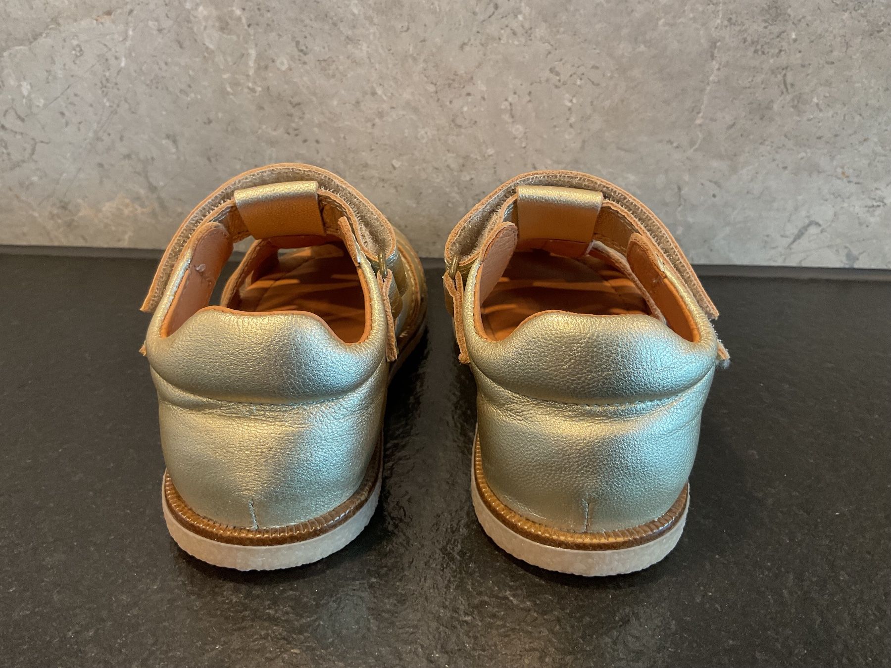 Wheat Scarpe per ragazze: Sandales en cuir – Nuovo (secondo la descrizione) da Neuchâtel venduto da sta_7qfy 3
