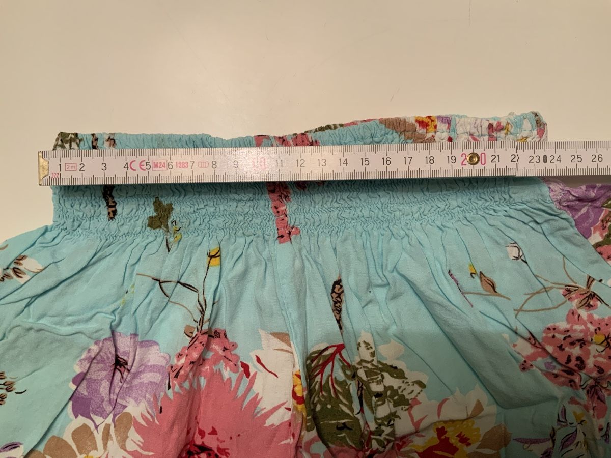 Pantaloni: Shorts, CACHET, sehr herzig & bequem! – Usato da Stäfa venduto da sit_6wzd 3