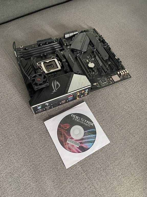 Schede madri: ASUS ROG Strix Z390-E Gaming LGA 1151 – Usato da Dietikon venduto da Tom_Dietikon