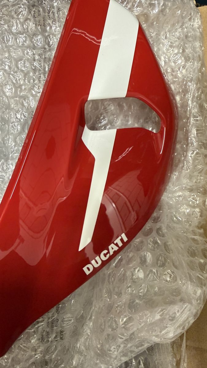 Ducati Alle Motorradersatzteile: Ducati Streetfighter Front Maske – Gebraucht aus Reinach BL von toobi 1