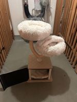 Kratzbaum mit zwei Plüschbetten beige gebraucht