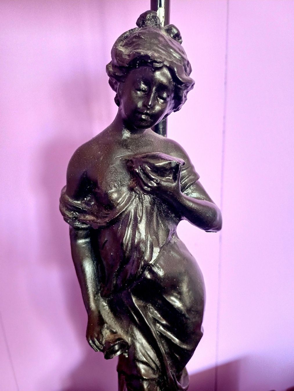 Lampade: Antike Jugendstil Lampe mit Frauenfigur – Usato da Nassen venduto da verrueckt