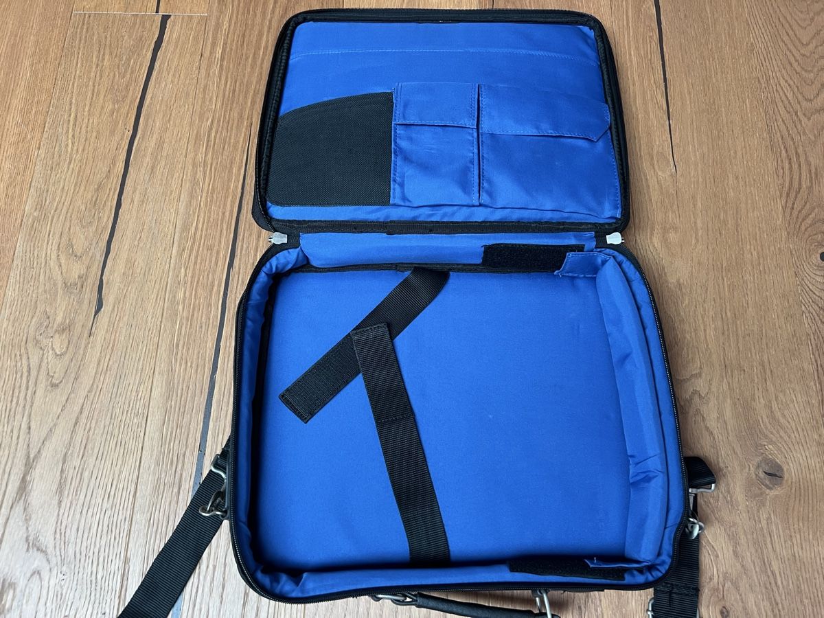 Borse: Steg Laptoptasche schwarz neu – Nuovo e nell'imballaggio originale da Schenkon venduto da Can63 6