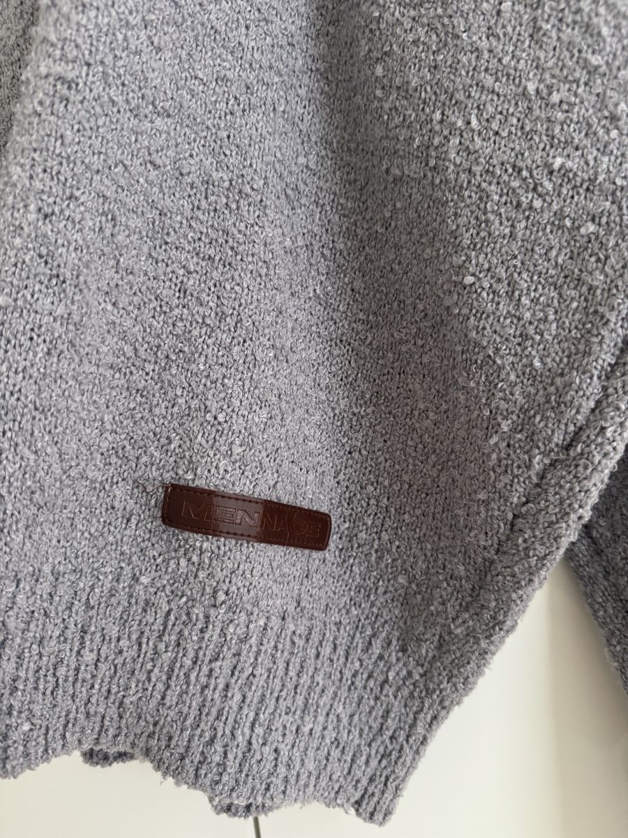 Pulls & Sweat-shirts: Pullover grau, Grösse M – D'occasion à Frauenfeld par ani_pdx9 1