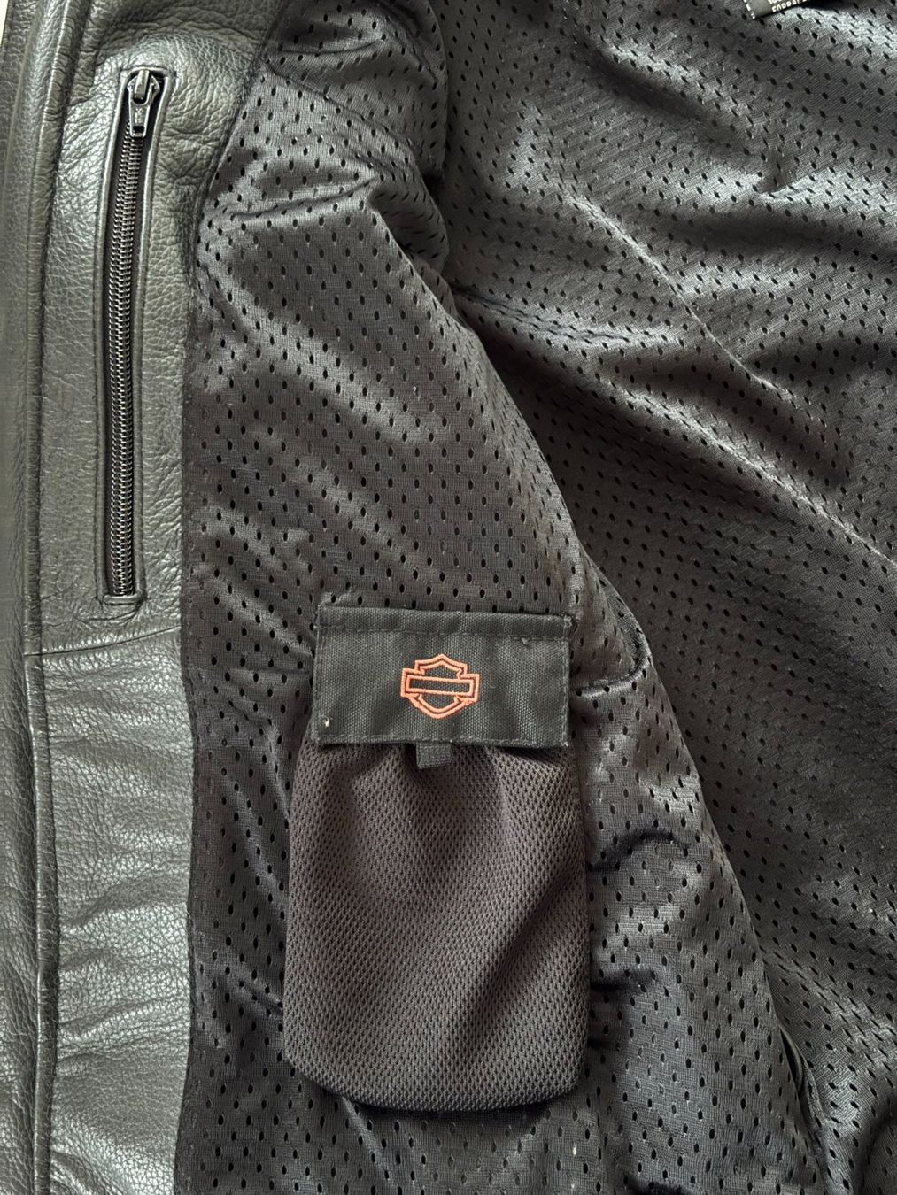 Harley-Davidson Giacche: Harley-Davidson Herren Lederjacke Gr. M, perforiert – Usato da Zürich venduto da bboying 4
